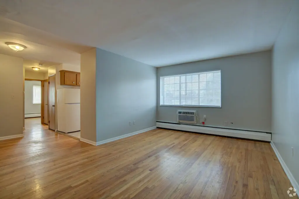 saf-cadieux-llc-detroit-mi-2br-1ba---660sf---living-room - Copy